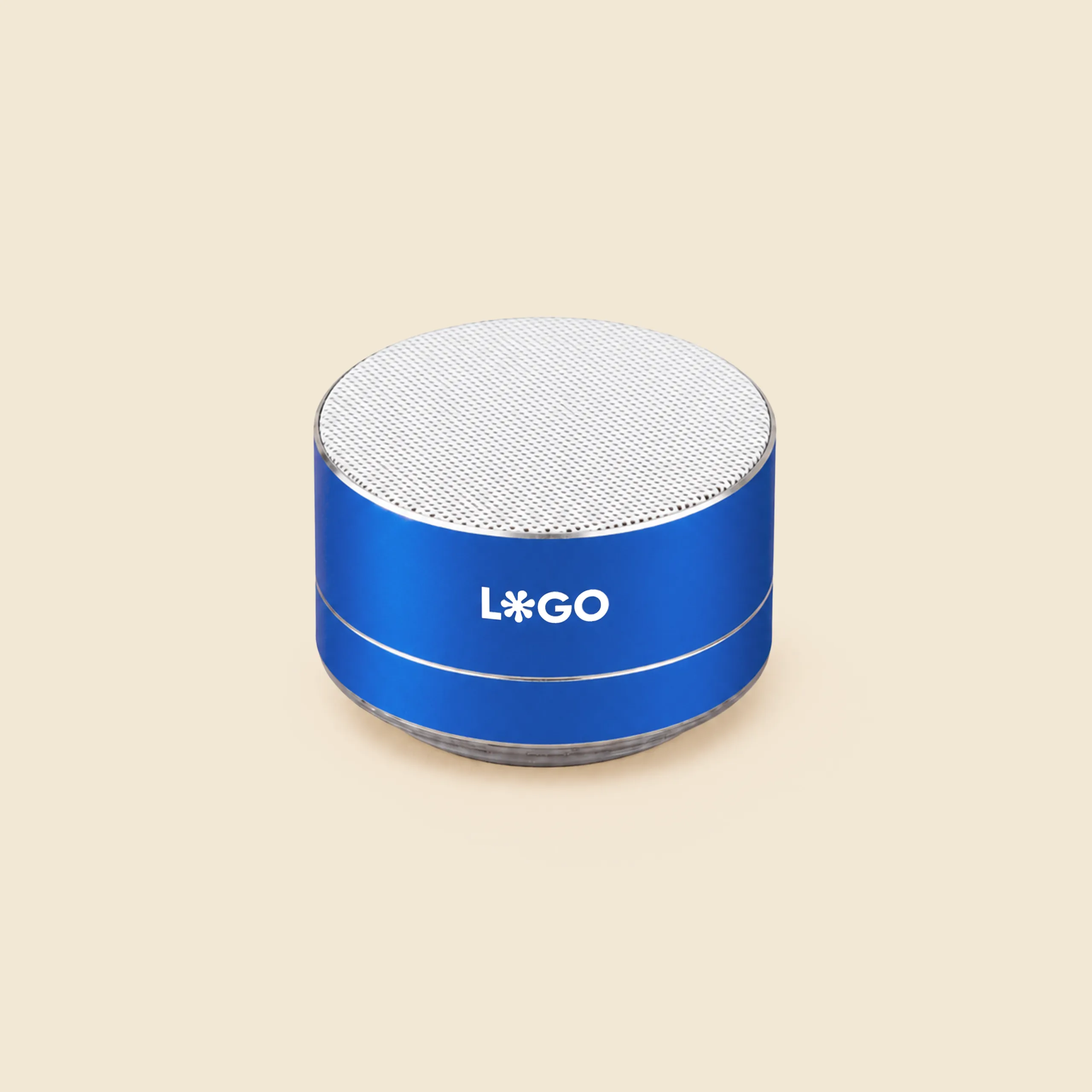 Altavoz de aluminio reciclado personalizado_ XILO Altavoz de aluminio reciclado de color azul, personalizado a una tinta con la palabra LOGO.